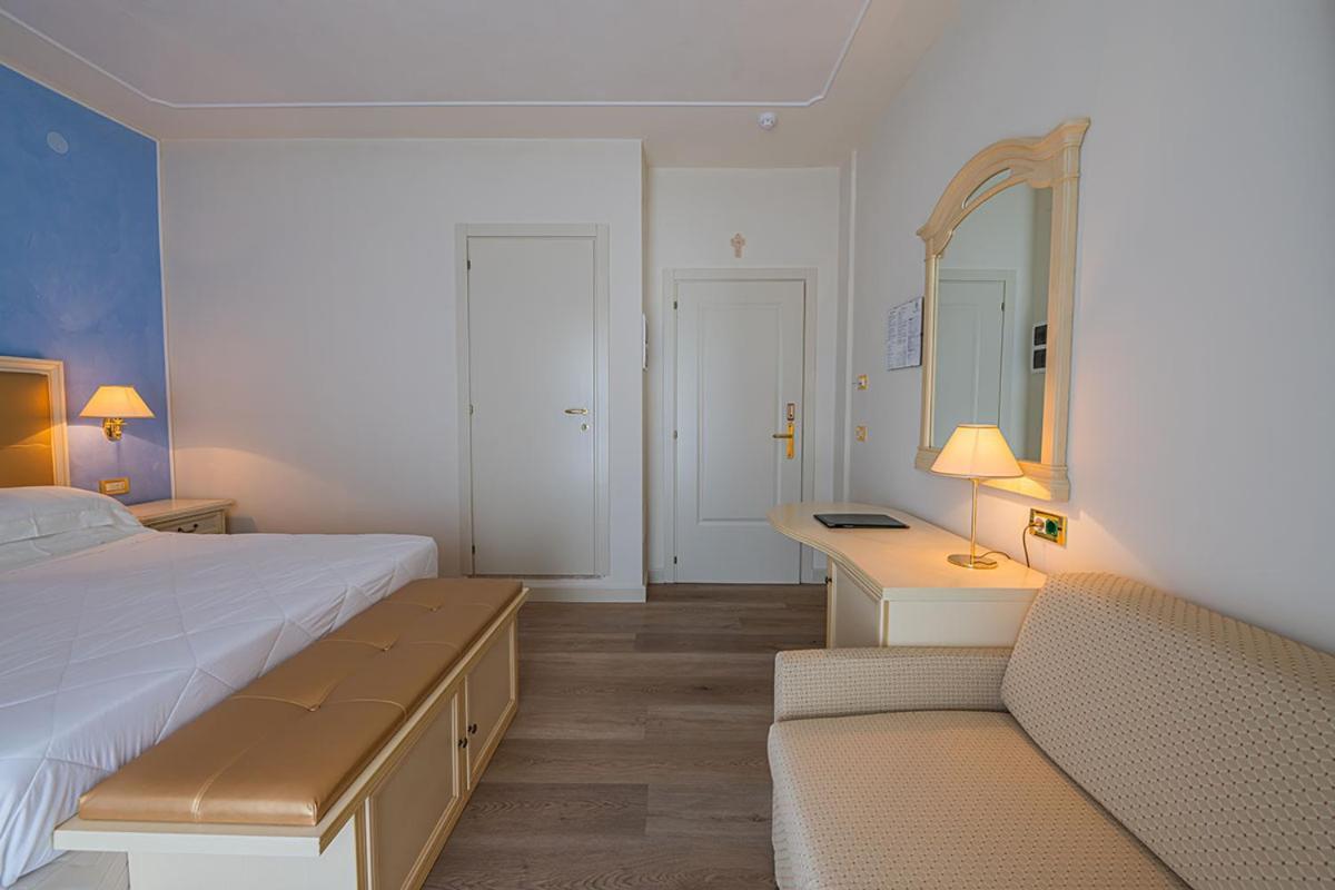 Ca' D'oro Tre Stelle Superior Adults Only